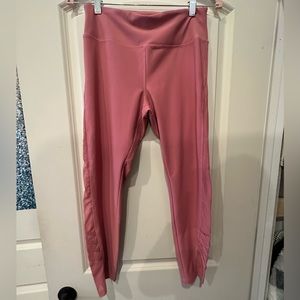 VOGO Athletica Leggings w/ mesh on bottom, Size Medium, Pink